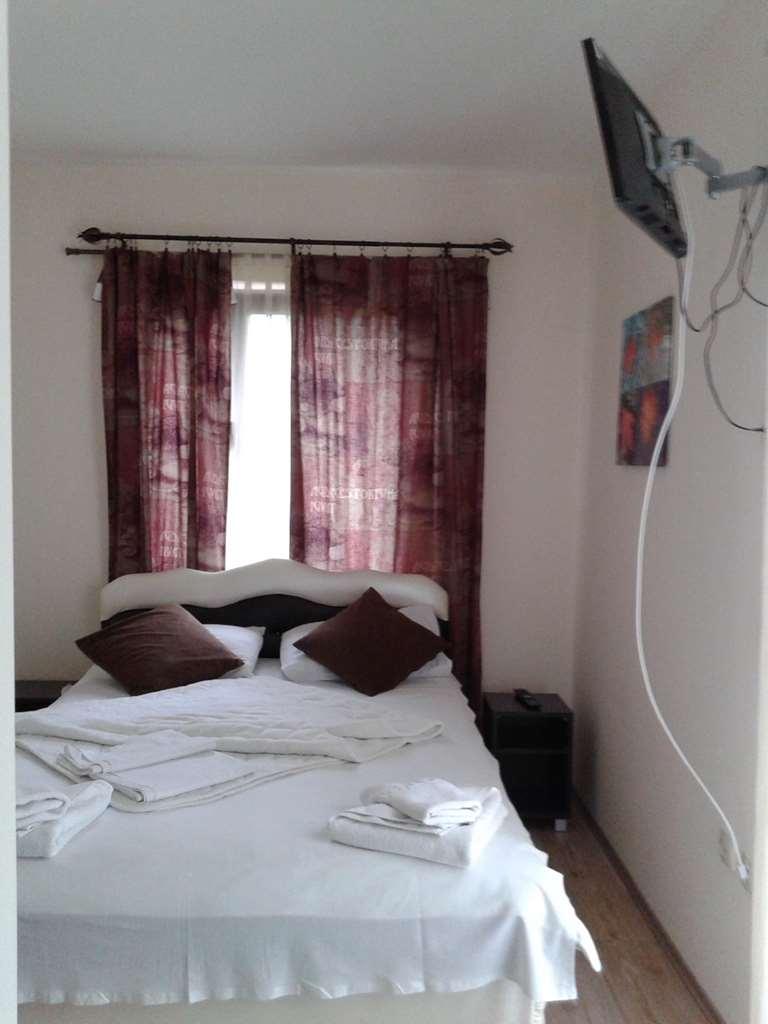 Guesthouse Vila Dnd นิชกา บานยา ห้อง รูปภาพ